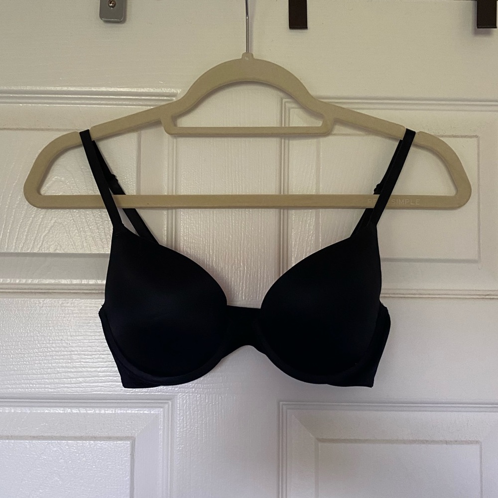 Victorias Secret Pink 32C Black Bra (pink inside)